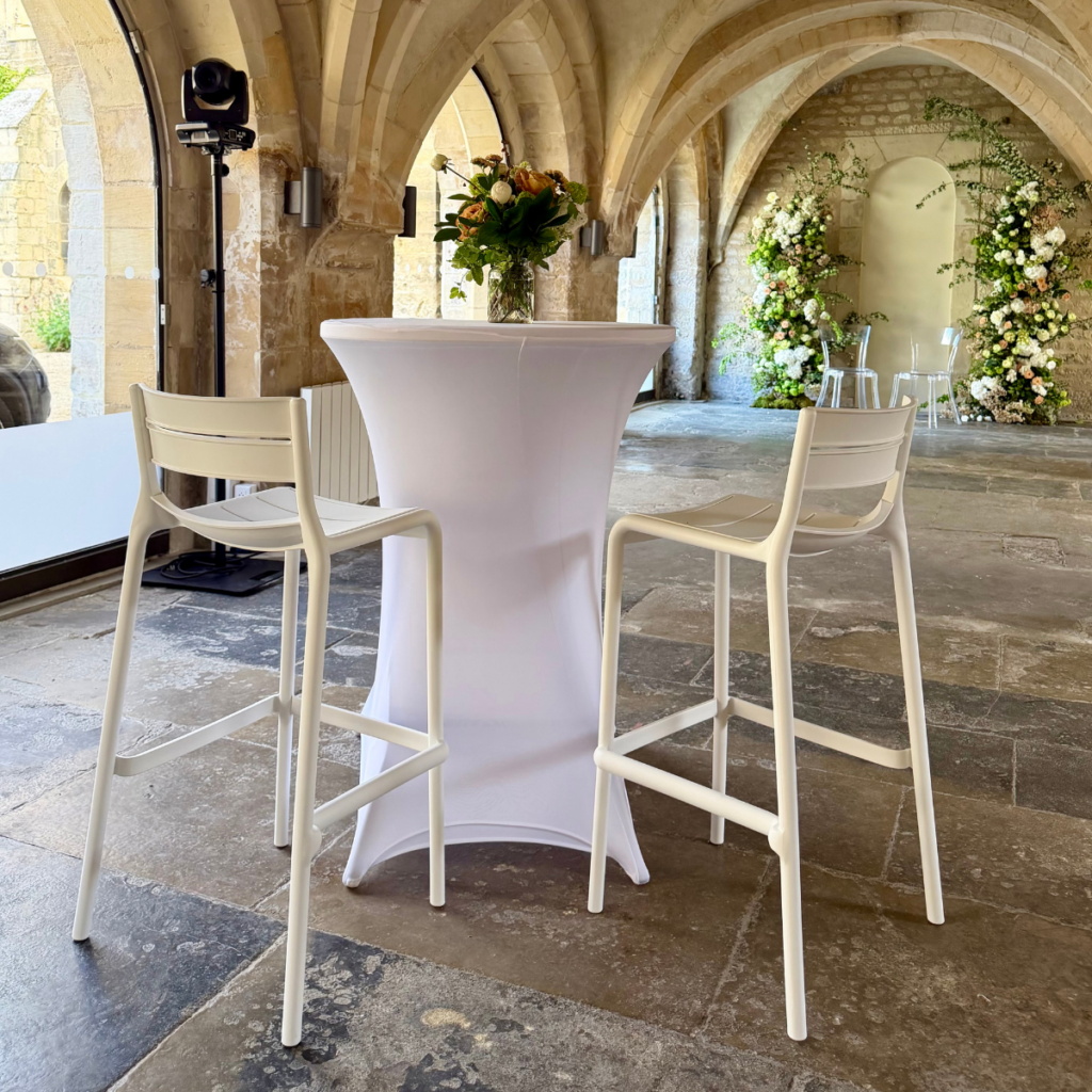 Chaise haute et mange debout mariage Agence LDMN